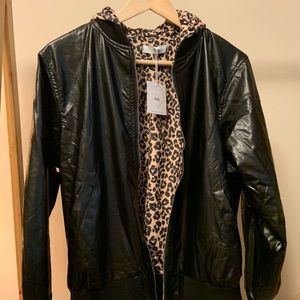 Black faux leather jacket w/ leopard print (Small)